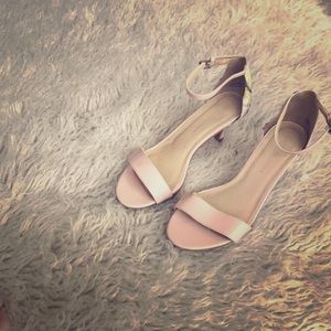 Chinese Laundry pink floral pumps